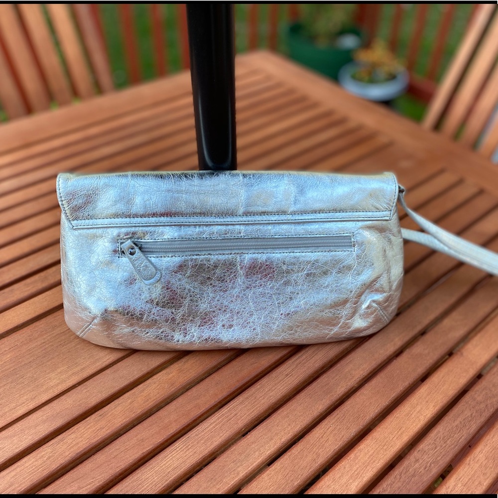 Helen Welsh Silver Leather Clutch - Picture 6 of 7